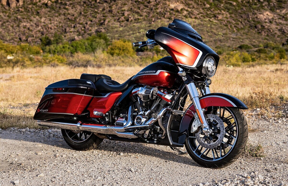 2021 CVO Street Glide HarleyDavidson moottoripyörä HarleyDavidson